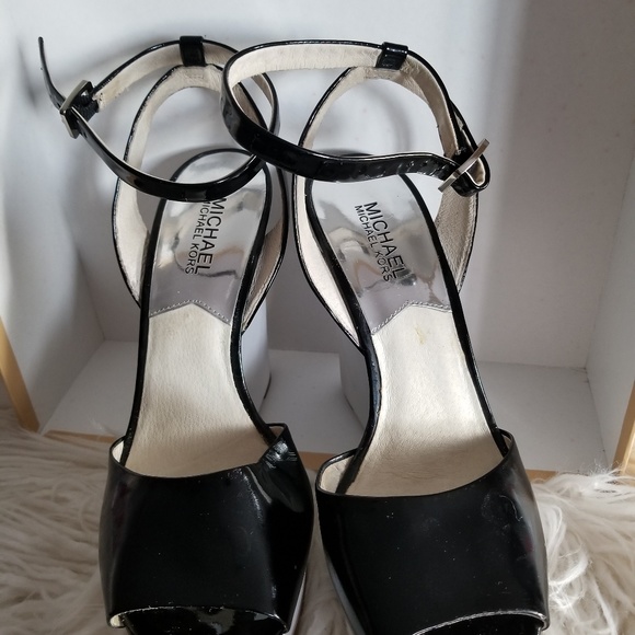 shoes - Picture 1 of 5